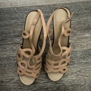 Jessica Simpson pumps